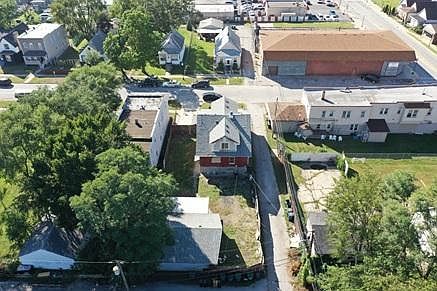 5th image of 4815 Cedar Ave