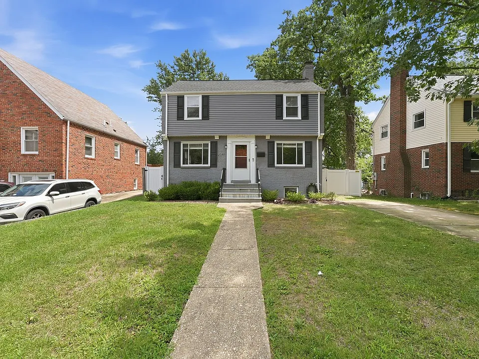 2341 Belleview Ave
