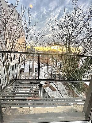 5th image of 140 17th St APT 16