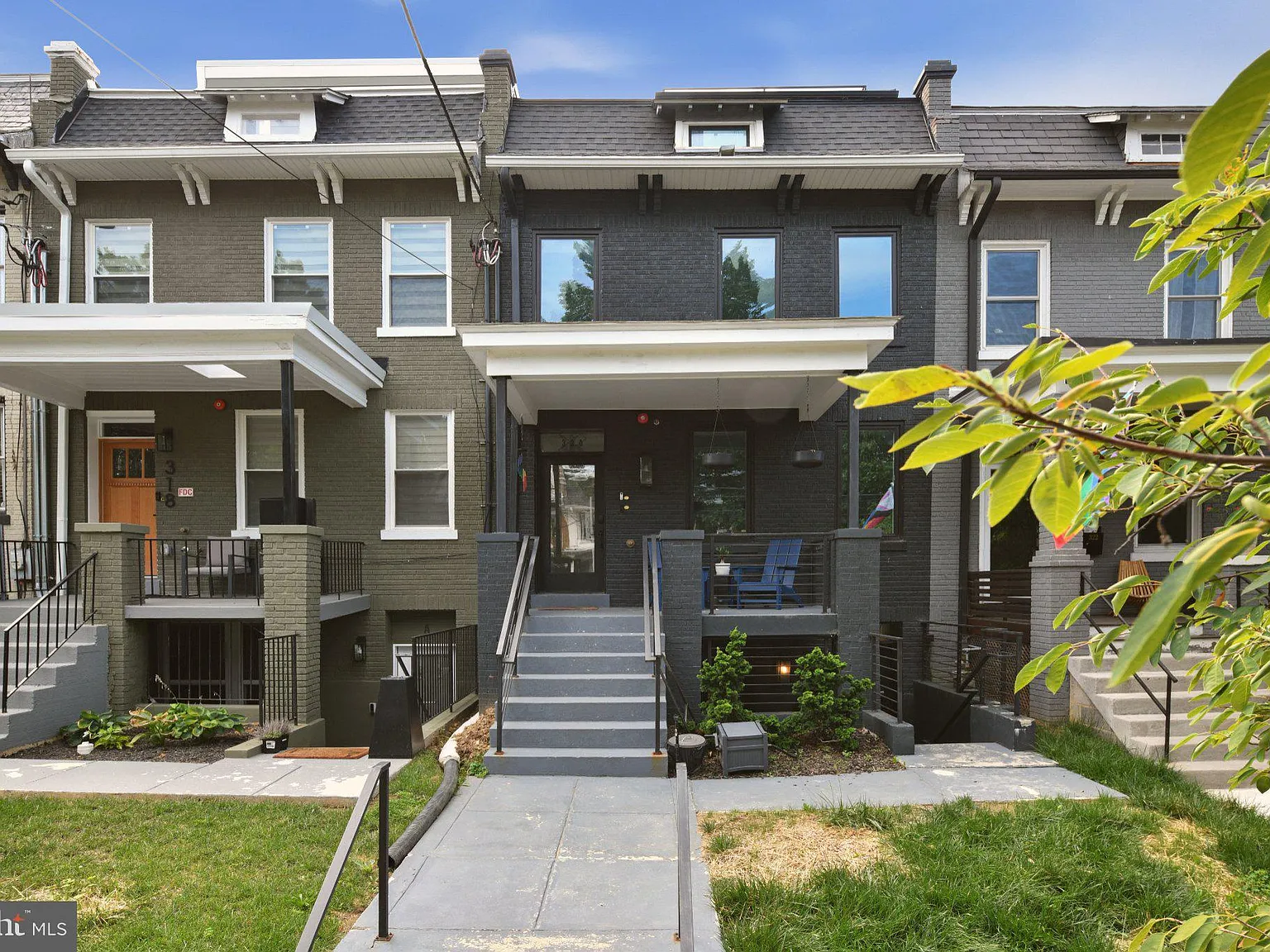 2 bed, 2.5 bath, 1300 sqft, $4,000 — Photo 1