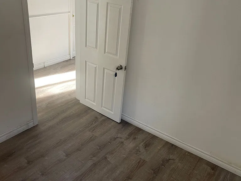 7292 Redfox Rd — Photo 2
