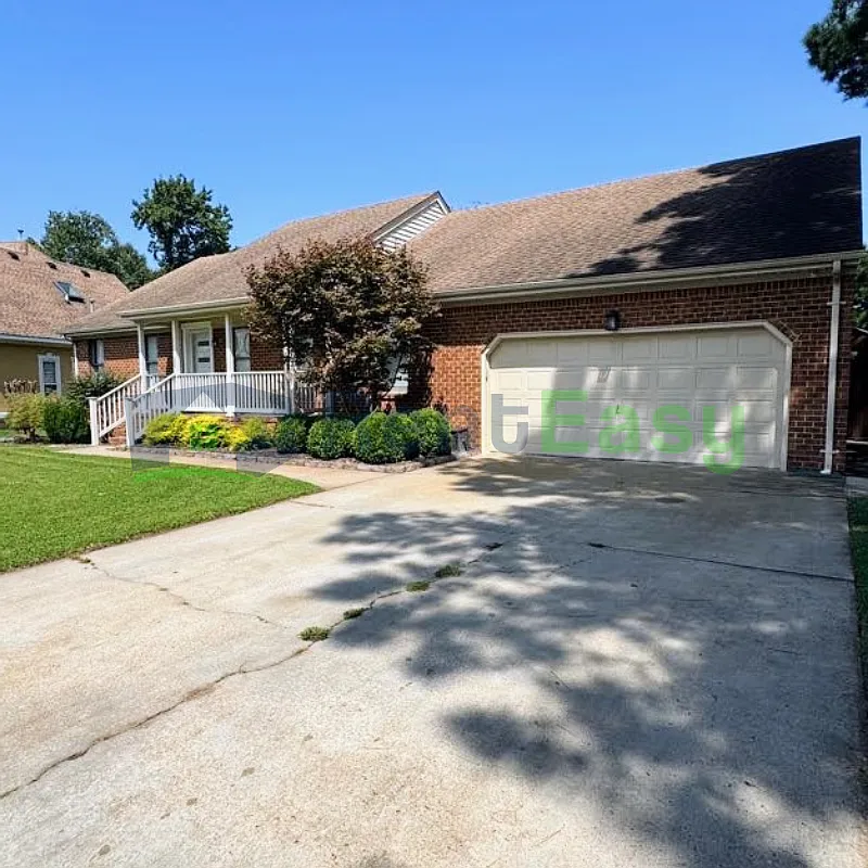 4 bed, 2.5 bath, 2392 sqft, $2,895 — Photo 2