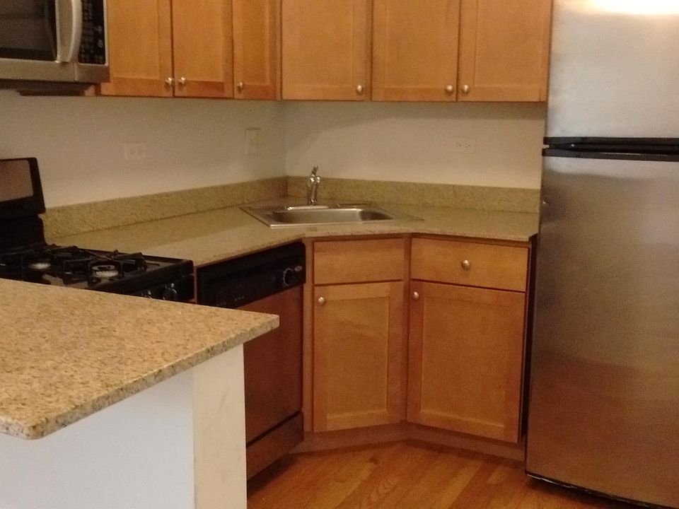 1st image of 549 W Oakdale Ave APT 2