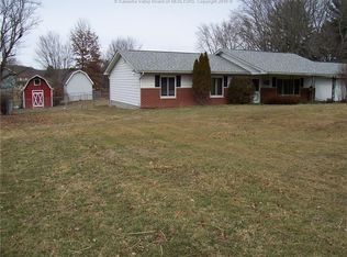 124 Poplar Dr, Hurricane, WV 25526