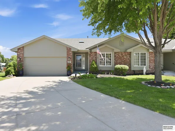 15607 Edna Cir, Omaha, NE 68136