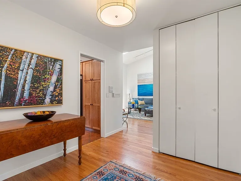 241 Perkins St #H402 — Photo 12