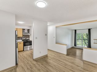 1044 Bairdmore Blvd, Winnipeg, MB R3T 5J7