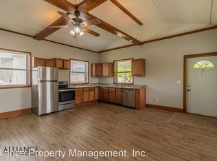 1305 Roever Rd, Manhattan, KS 66503