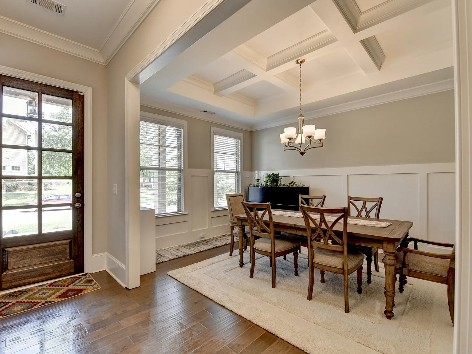 5 bed, 4.5 bath, 3678 sqft, $5,500 — Photo 4