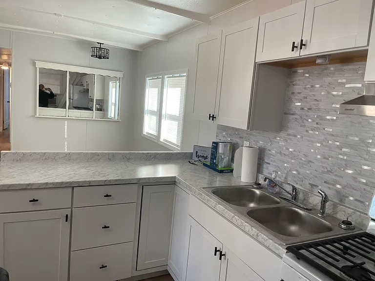 115 Thompson Dr — Photo 6
