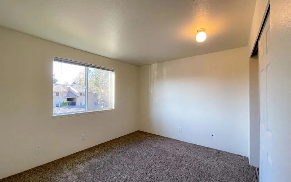 Sandpiper Apts. — Photo 2