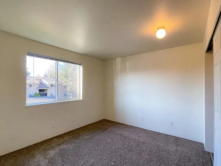 Sandpiper Apts. — Photo 2