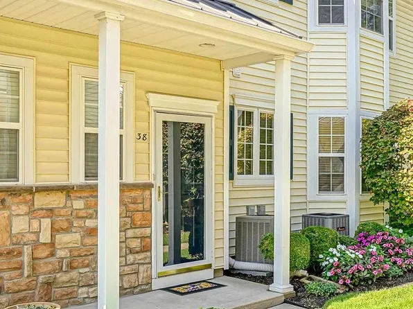 38 Pelican Pl, Thorofare, NJ 08086