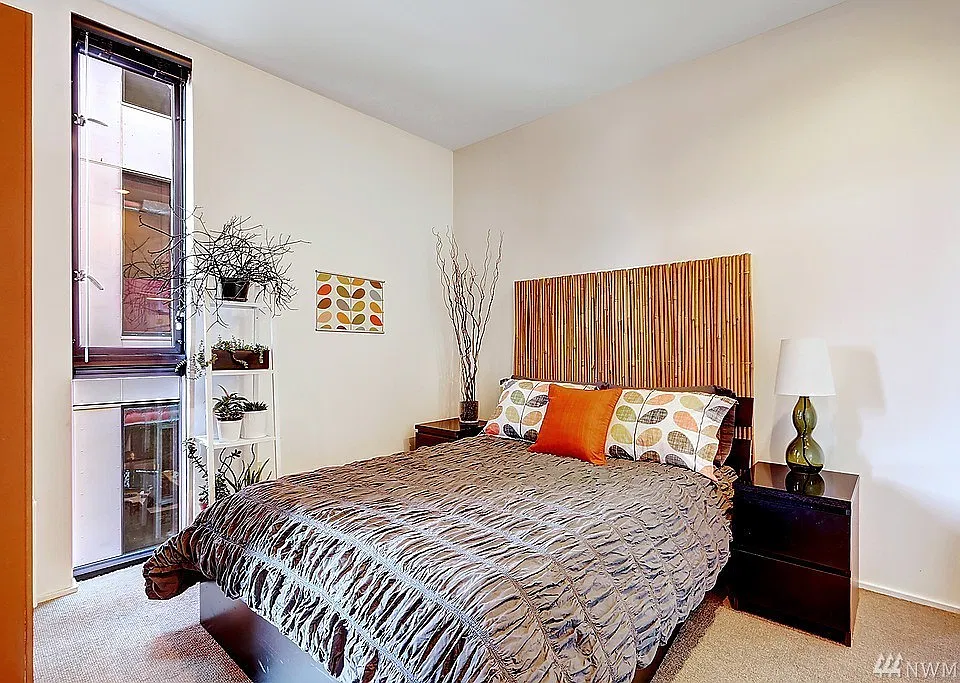 1111 E Pike St #405