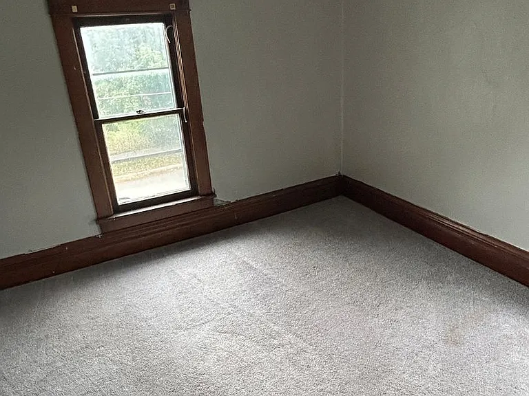732 Denver St — Photo 2