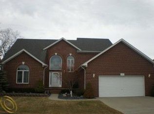 16671 Country Club Dr, Macomb, MI
