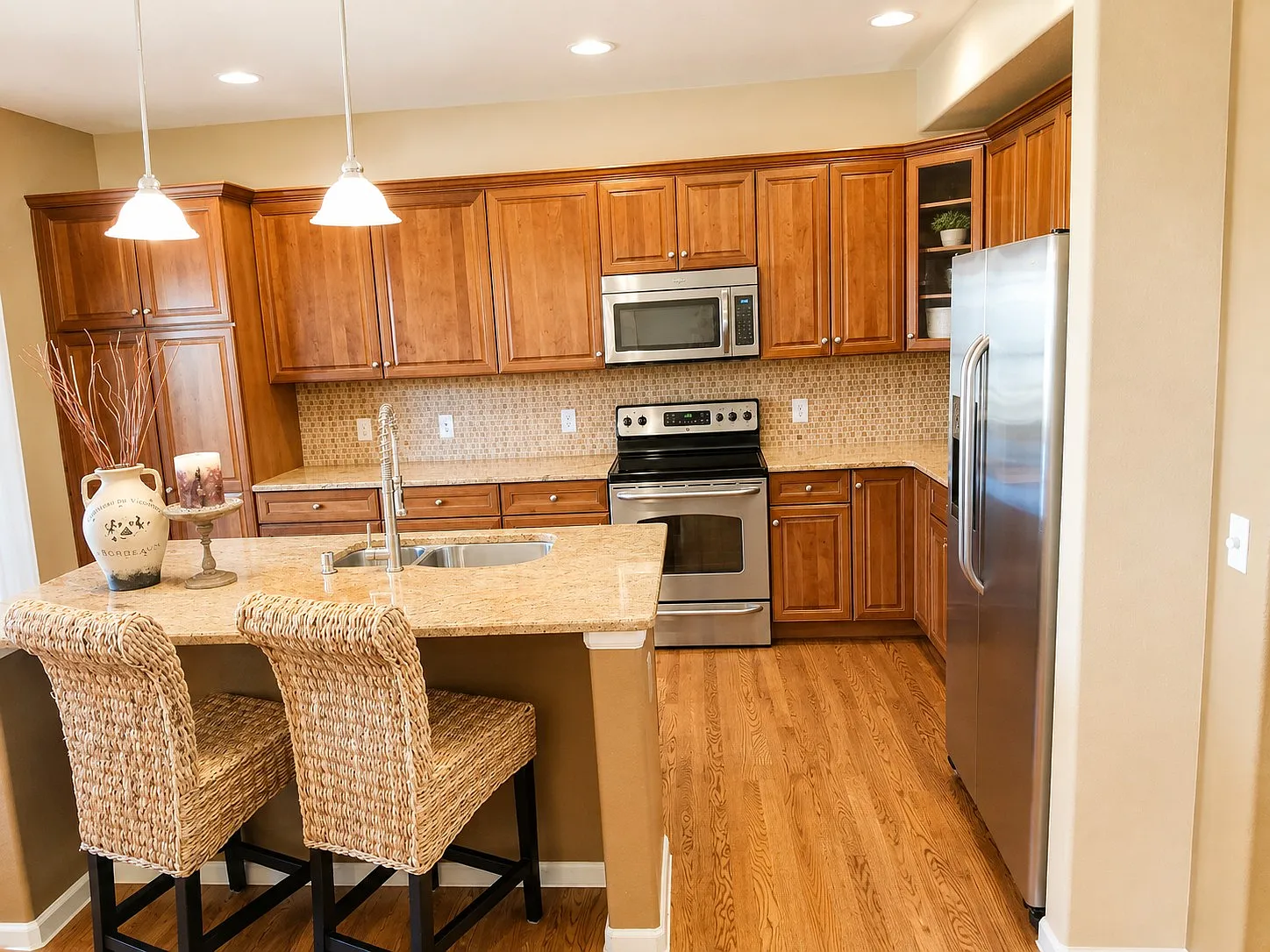3 bed, 2.5 bath, 1598 sqft, $2,995 — Photo 4