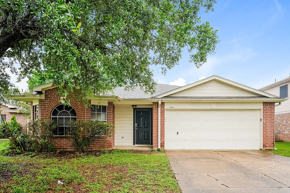 3 bed, 2.0 bath, 1735 sqft, $1,745 — Photo 1