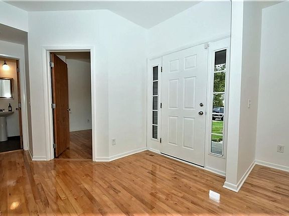5th image of 4762 Glastonbury Cir