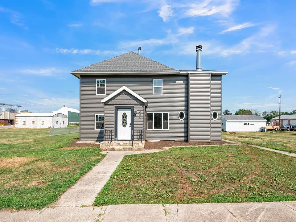 1st image of 206 N Ocheyedan St