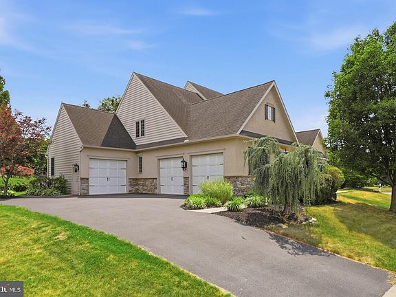 4th image of 340 Royal Hunt Way