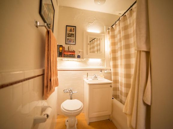 4th image of 4746 Roanoke Pkwy APT 701