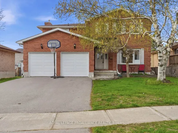 276 College St W, Belleville, ON K8P 4X6