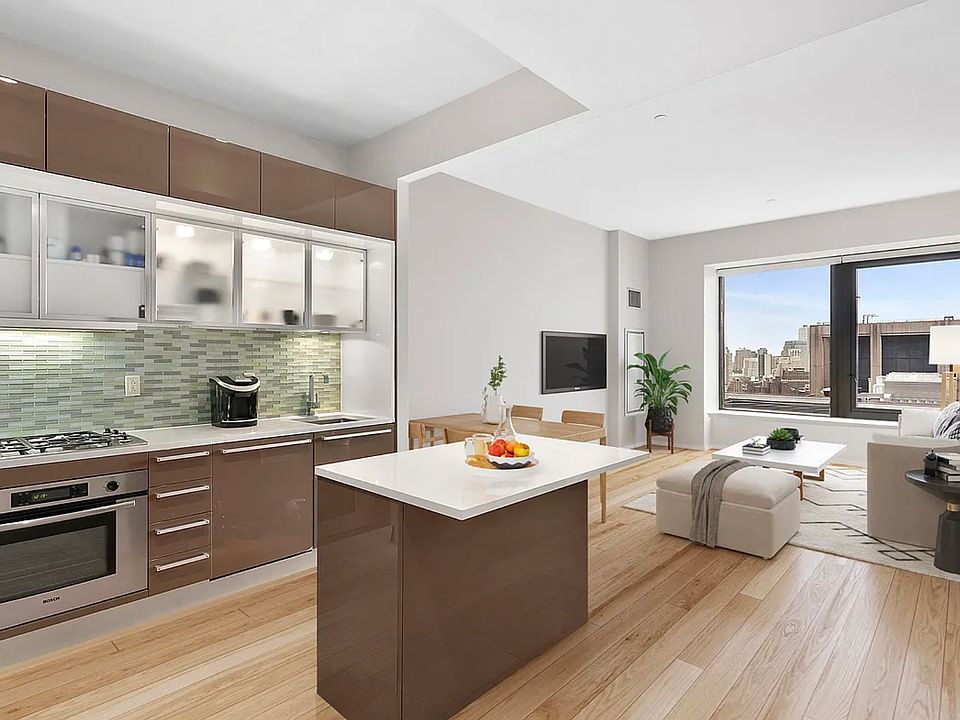 1st image of 75 Wall St APT 30