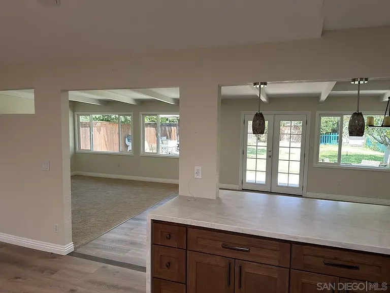 13919 York Ave — Photo 71