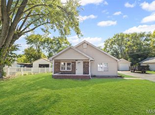 2434 Donna Dr, Cahokia, IL 62206