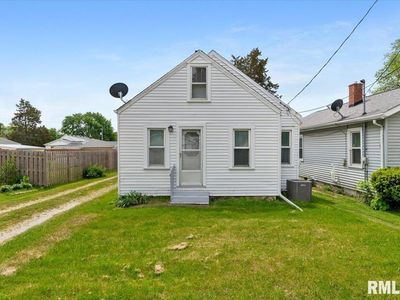 1812 27 1/2 Ave, East Moline, IL, 61244