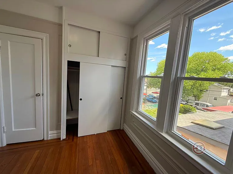 1512 Gillespie Ave #2R — Photo 5