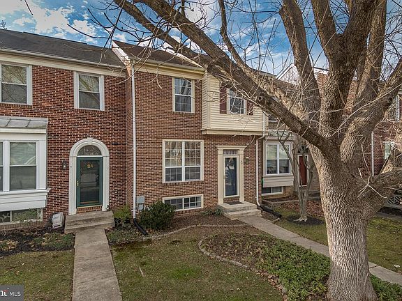 3rd image of 22 Hunting Horn Cir