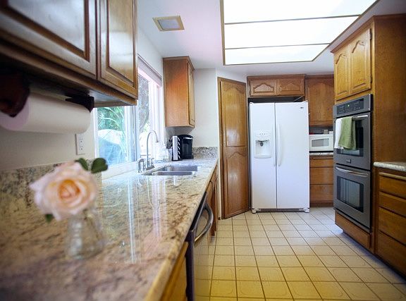 2nd image of 384 Amador Ave