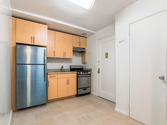 4th image of 9960 64th Ave APT 1N
