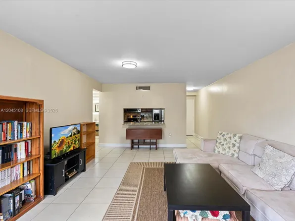 571 NW 107th Ave APT 107, Miami, FL 33172