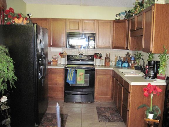 4th image of 521 Jefferson Ave
