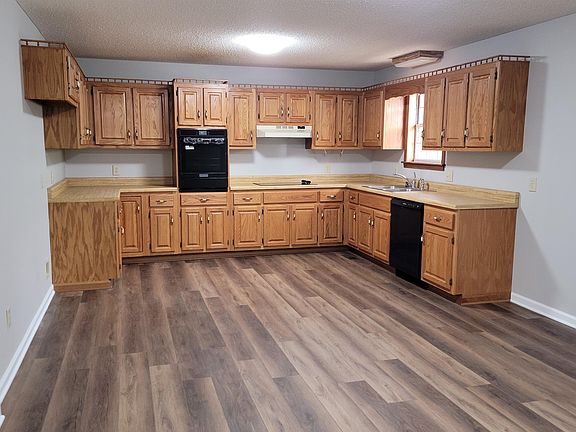4th image of 608 Eastman Ave