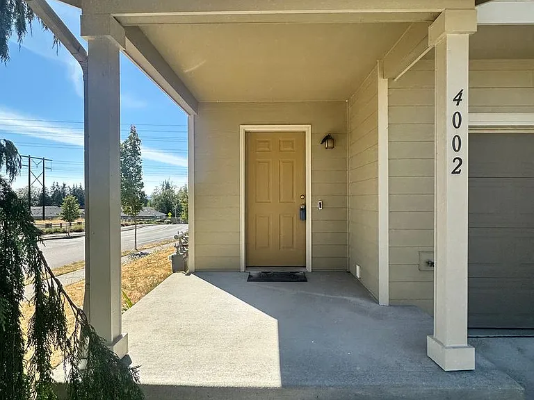 4002 82nd Ave NE — Photo 2