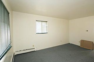 3rd image of 426 N Riverview Dr