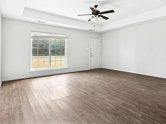 3rd image of 18155 Briarwood Dr