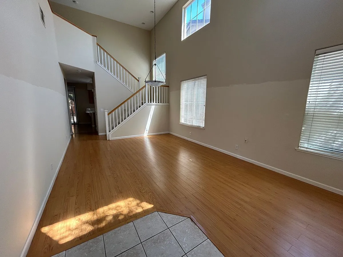 Building Photo - 8930 Taos Way