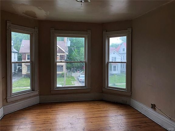4th image of 345 W Kennedy St #47