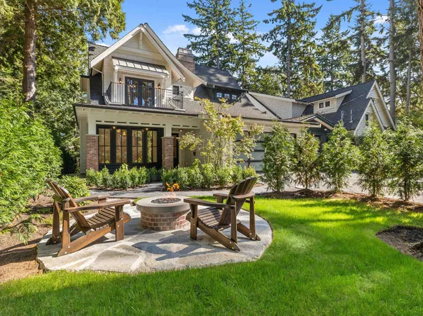 2422 Christopherson Rd, Surrey, BC V4A 5W2