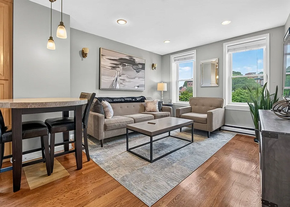 138 Prince St #9