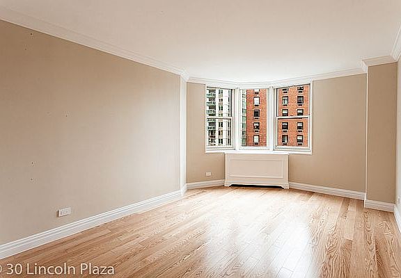 5th image of 30 W 63rd St APT 8N
