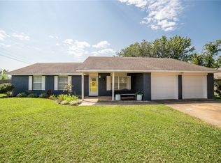 1802 W Jefferson St, Siloam Springs, AR 72761
