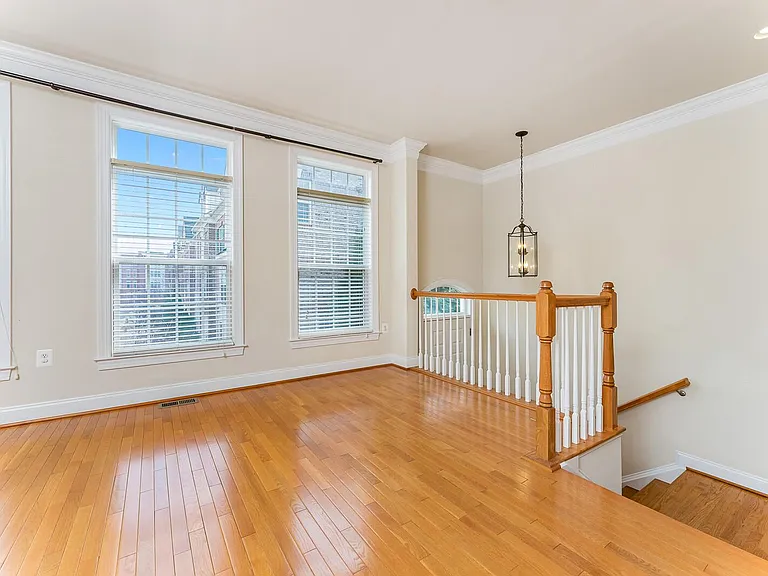 8032 Reserve Way — Photo 4