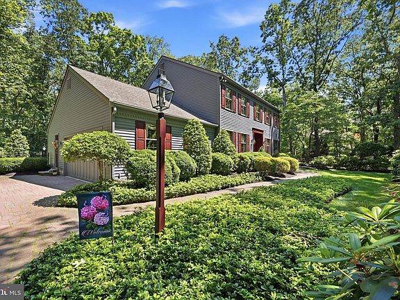 2nd image of 3 Wilcote Way