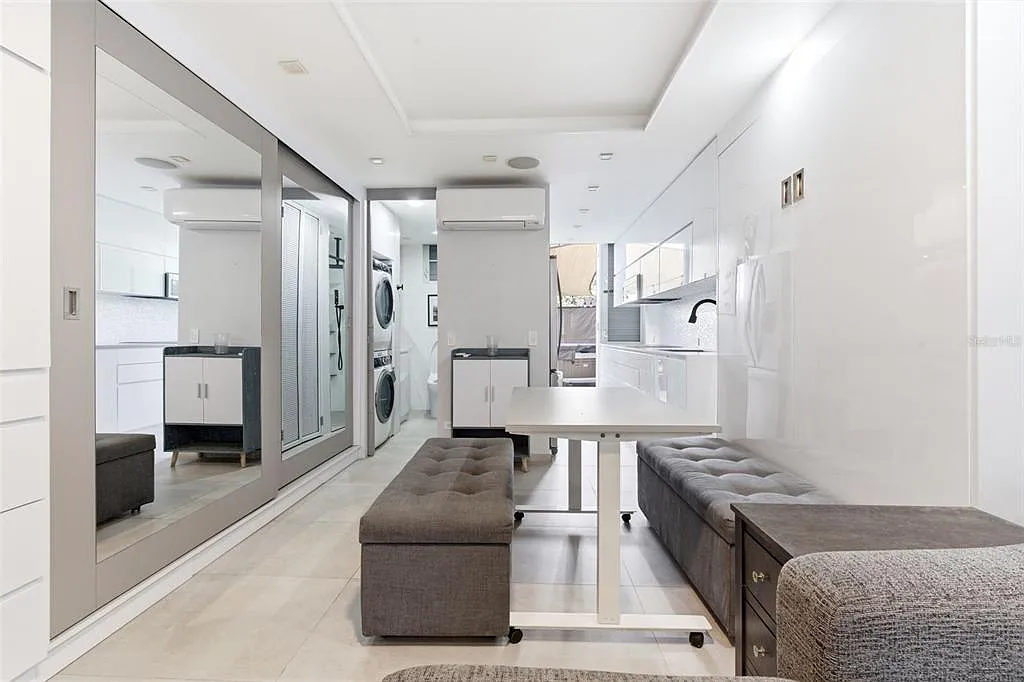 Studio, 1.0 bath, 450 sqft, $2,500 — Photo 2